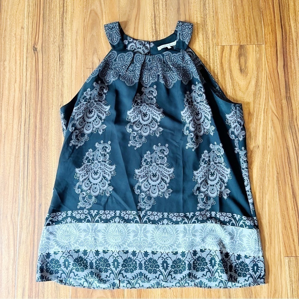 Violet + Claire Black & Gray Patterned Blouse